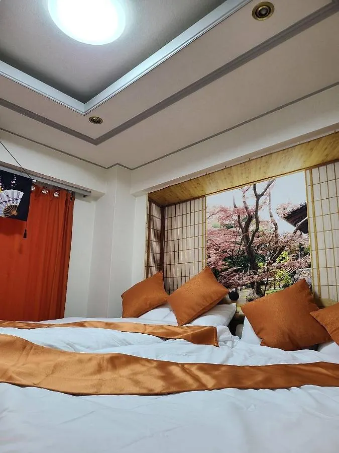 健ハウス Healthy House Apartment Tokyo Japan